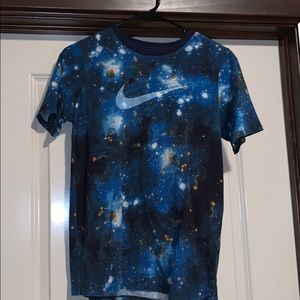 Big boys Nike T-shirt